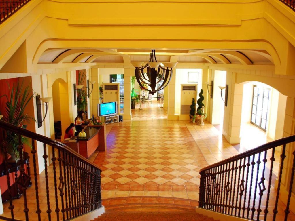 Planta Centro Bacolod Hotel & Residences Luaran gambar