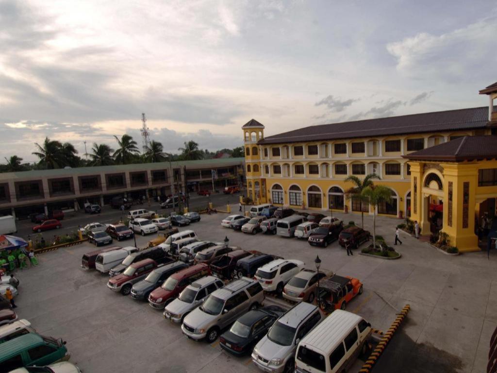 Planta Centro Bacolod Hotel & Residences Luaran gambar