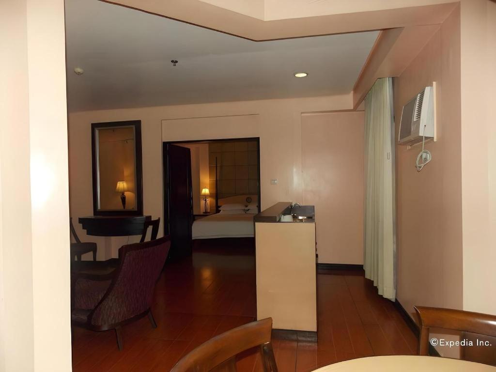 Planta Centro Bacolod Hotel & Residences Luaran gambar