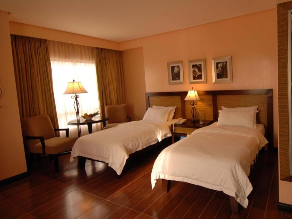 Planta Centro Bacolod Hotel & Residences Luaran gambar