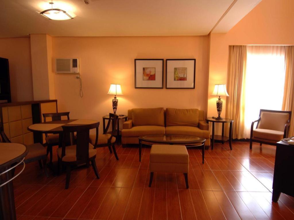 Planta Centro Bacolod Hotel & Residences Luaran gambar