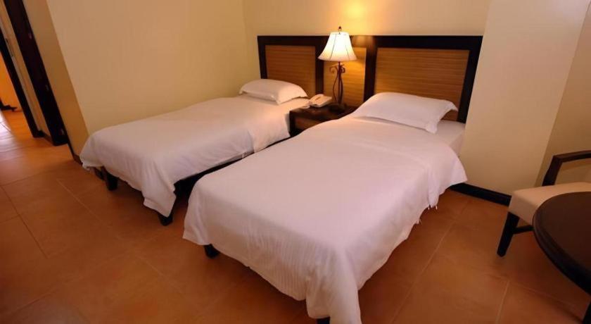 Planta Centro Bacolod Hotel & Residences Luaran gambar