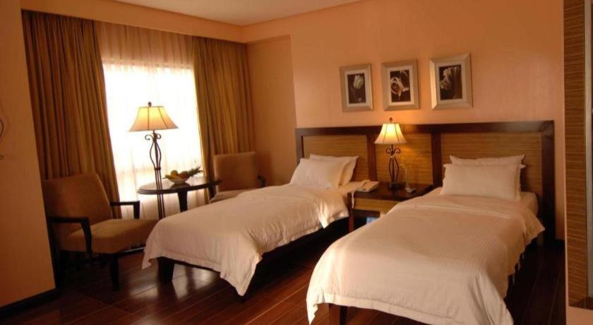Planta Centro Bacolod Hotel & Residences Luaran gambar