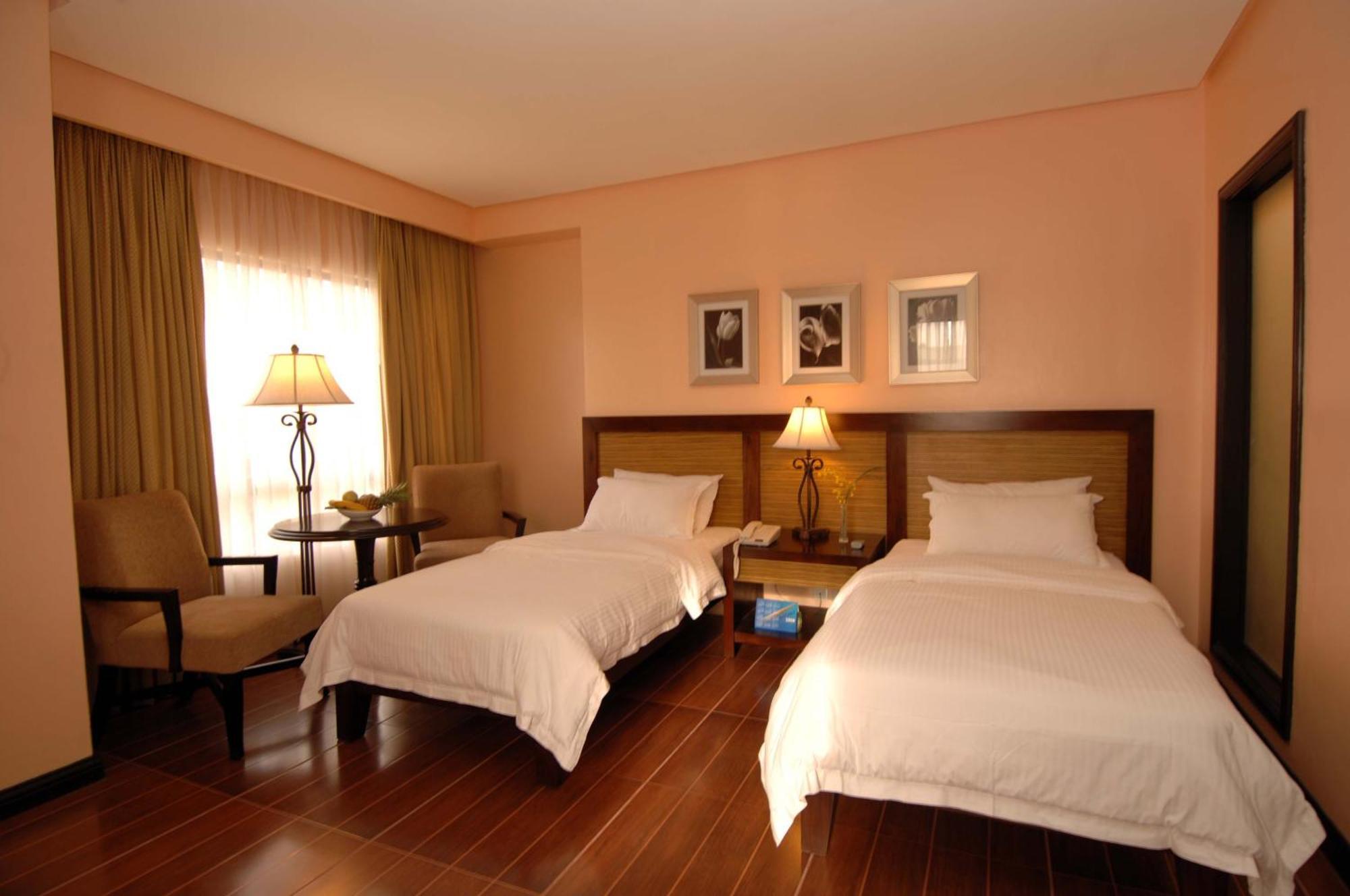 Planta Centro Bacolod Hotel & Residences Luaran gambar