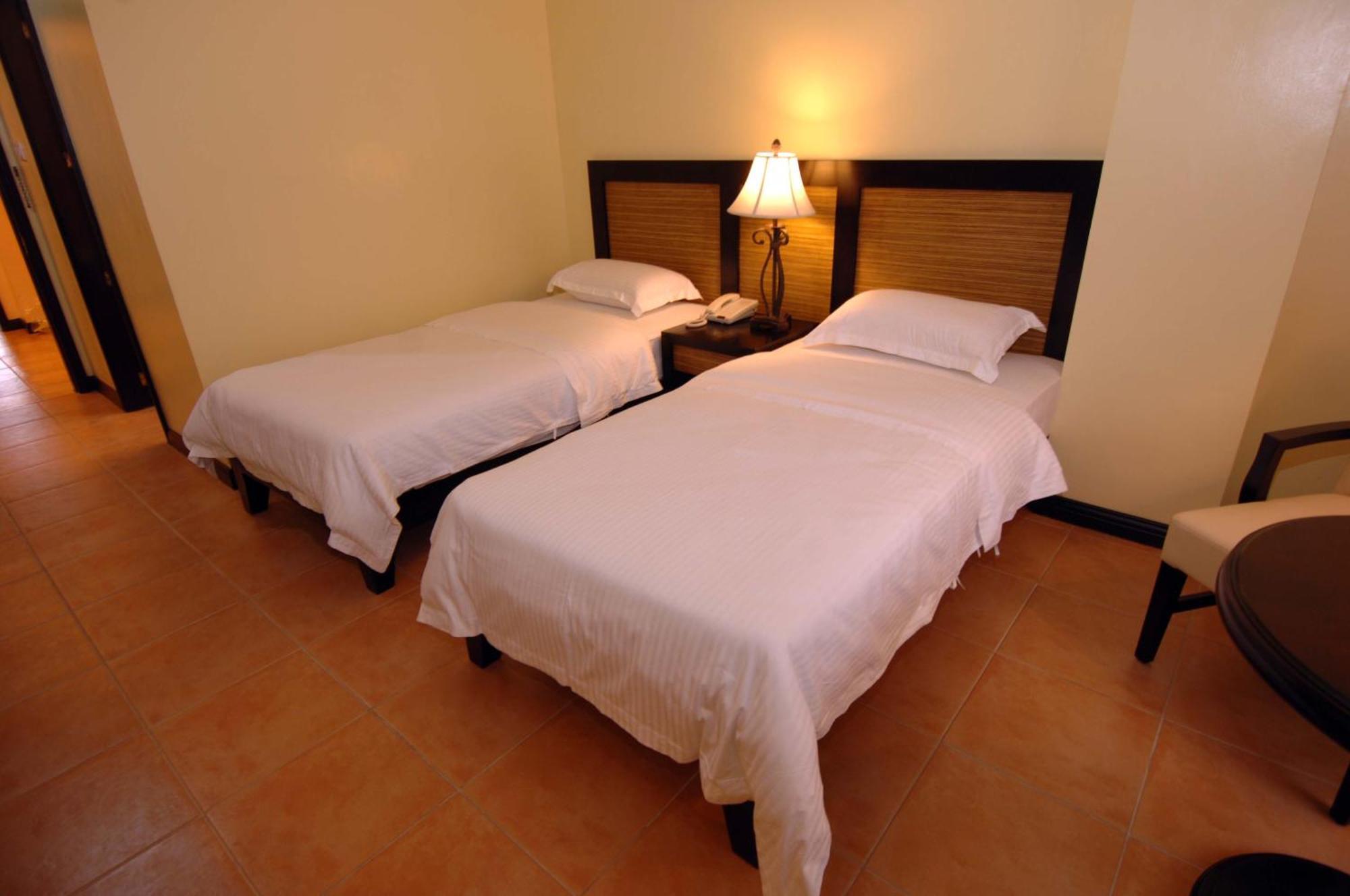 Planta Centro Bacolod Hotel & Residences Luaran gambar